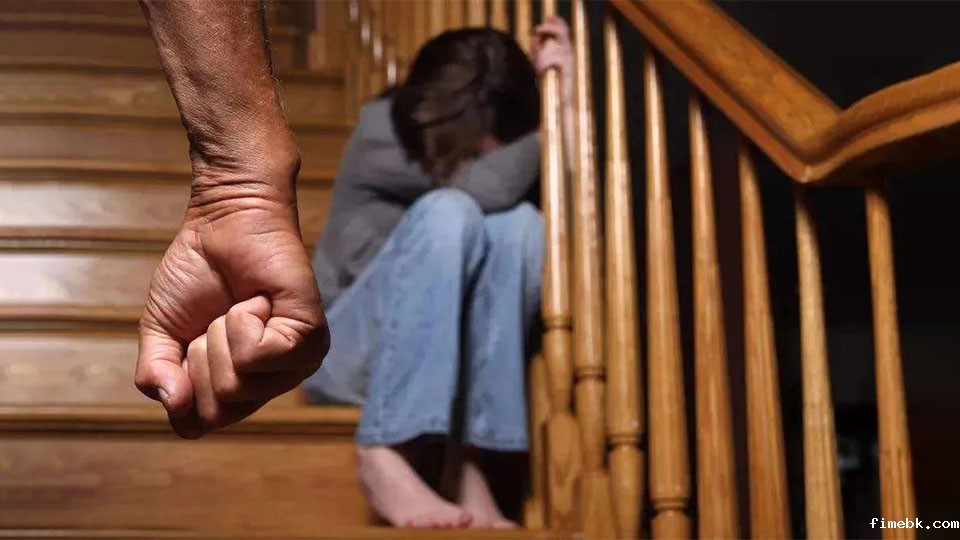 被家暴30年难脱身，零证据一次判离