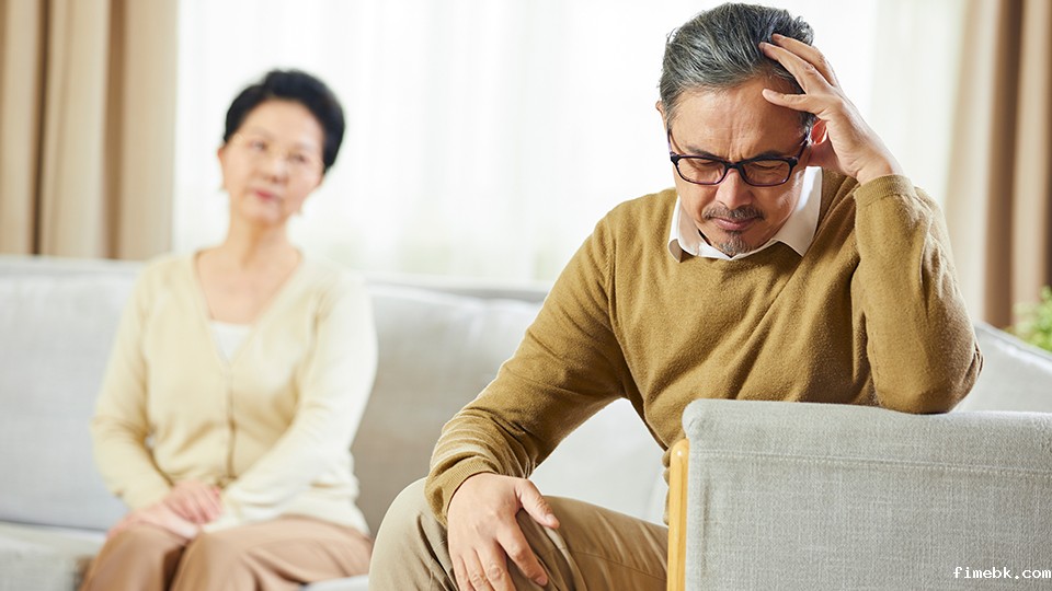 为90多岁老人争取离婚